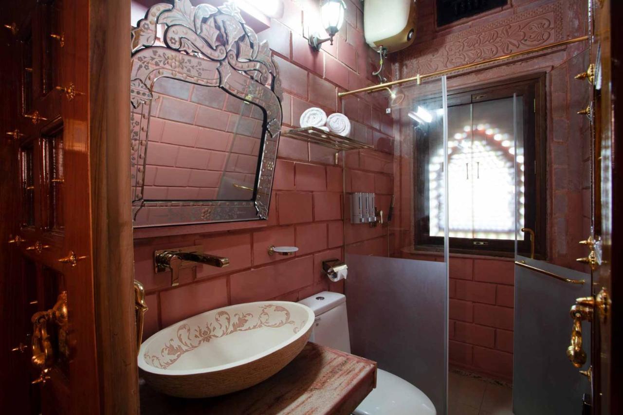 Stayvista At Pink Palace Rajasthani Decor 乌提 外观 照片